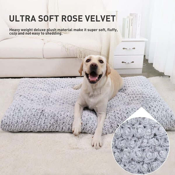 Anti-Slip Pet Sleeping Mat Washable , Dog Bed Deluxe Plush Dog Crate Beds Fluffy Comfy Kennel Pad